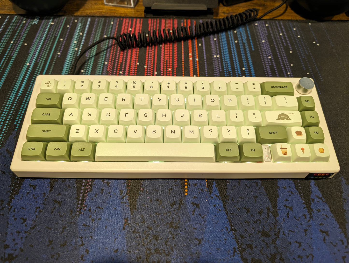 Matcha Themed Tri Mode Wireless Wired 65% Mechanical Keyboard - Smooth Linear Switches