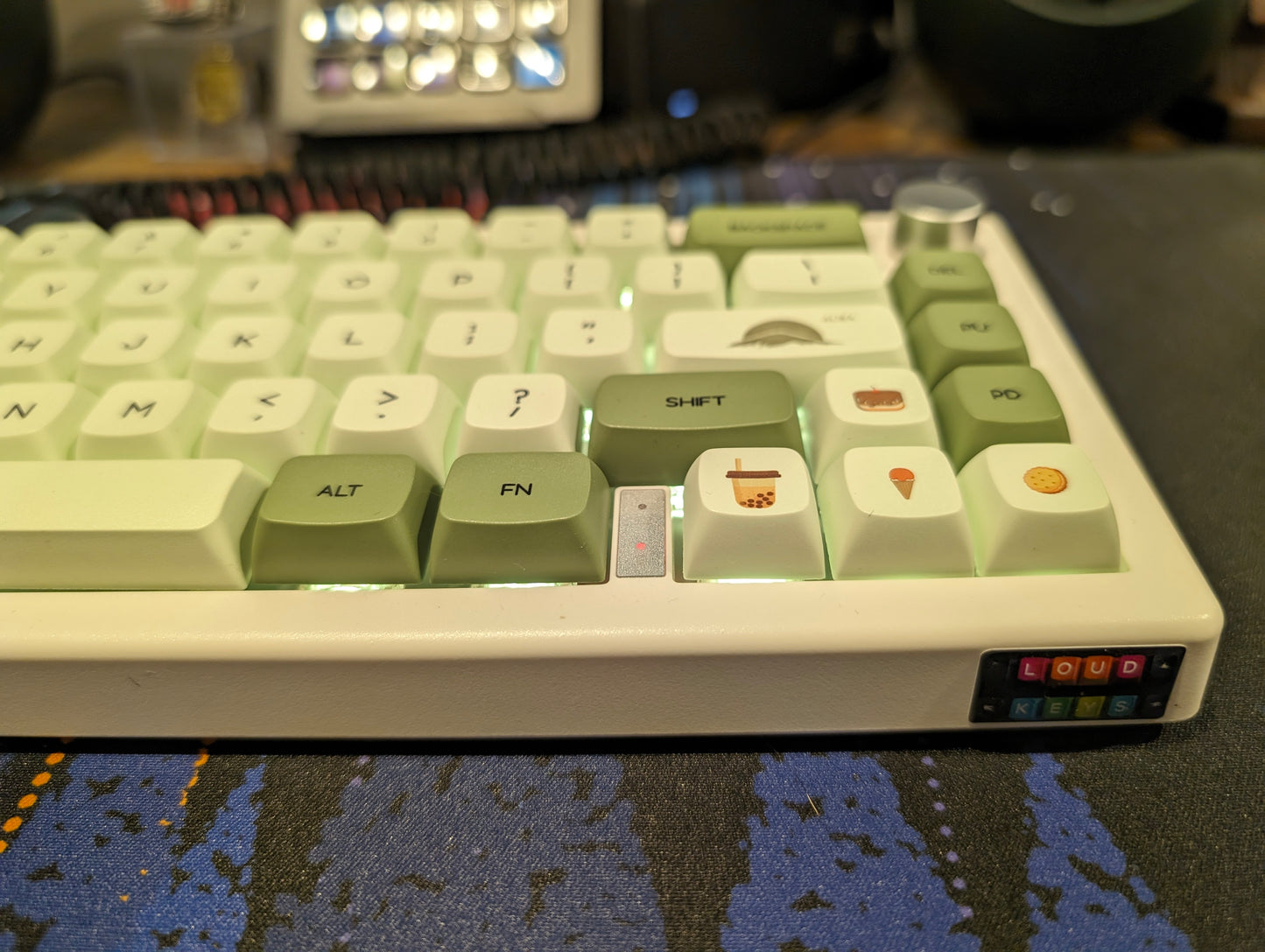 Matcha Themed Tri Mode Wireless Wired 65% Mechanical Keyboard - Smooth Linear Switches